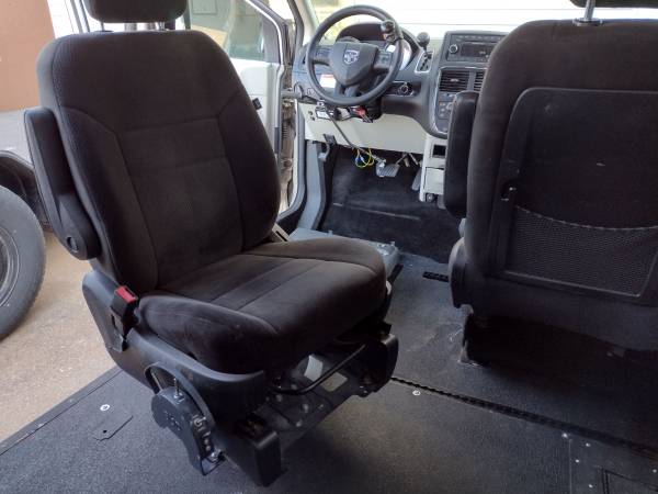 2012 Dodge Caravan Wheelchair Van VMI Mobility Conversion Ramp Hand for sale in West Plains, MO – photo 14