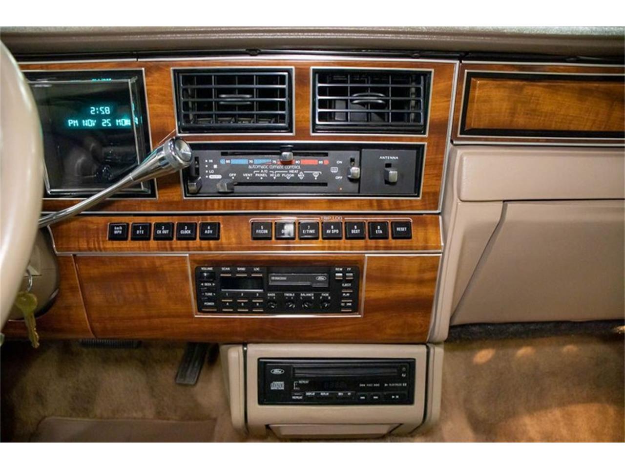 1989 Lincoln Town Car for sale in Kentwood, MI – photo 15