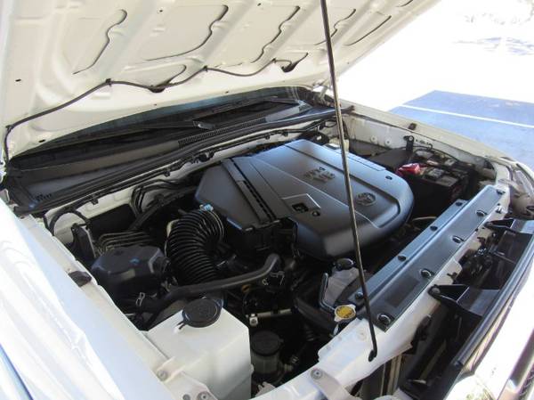 2015 Toyota Tacoma PreRunner V6 pickup Super White for sale in Tucson, AZ – photo 24