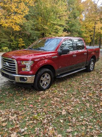 PRICE REDUCED 2017 Ford F150 XLT Supercrew 4 x 4 Low Miles - cars &... for sale in Fort Wayne, IN