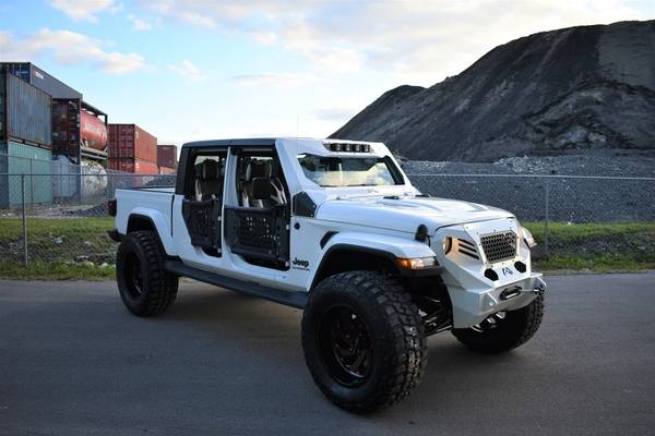 2021 Jeep Gladiator Sport S 4x4 4dr Crew Cab 5.0 ft. SB Pickup Truck... for sale in Miami, ID – photo 10