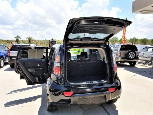 2011 KIA SOUL 5 DR LOW MILES 1 OWNER NO ACCIDENTS MINT COND. for sale in Sarasota, FL – photo 4