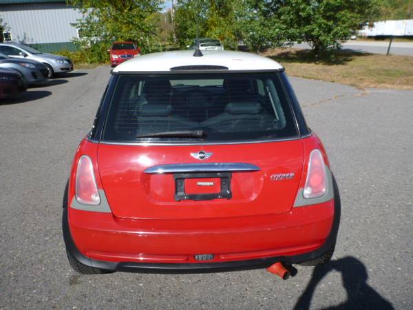 2005 MINI COOPER-5 SPEED MANUAL-RUNS AND DRIVES GOOD-WHOLESALE PRICE... for sale in Milford, MA – photo 4