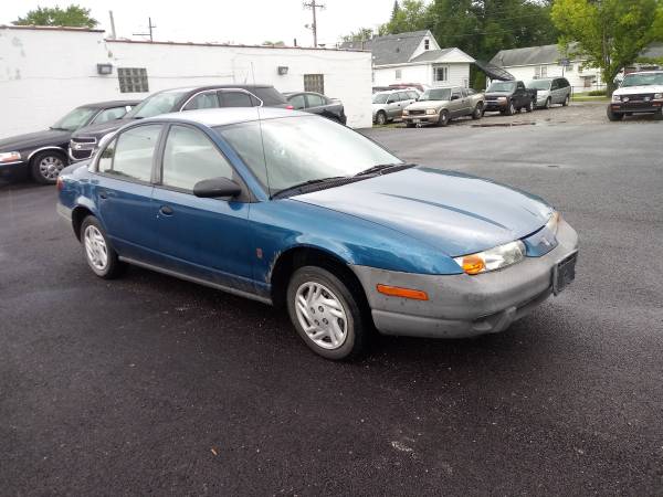 2000 SATURN SL ( 5 SPEED WITH CLUTCH) - cars & trucks - by dealer -... for sale in Blue Island, IL – photo 4