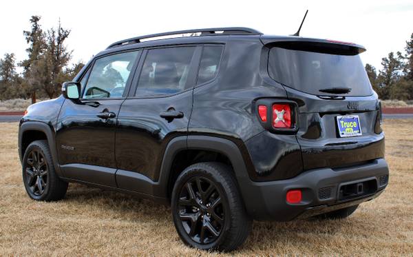 2017 Jeep Renegade LATITUDE 4X4 ONE OWNER - - by for sale in Redmond, OR – photo 5