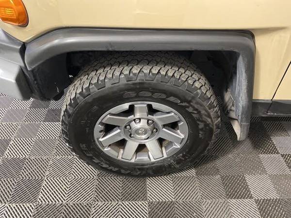 2014 Toyota FJ Cruiser, great maintenance - cars & trucks - by... for sale in Columbia, MO – photo 10