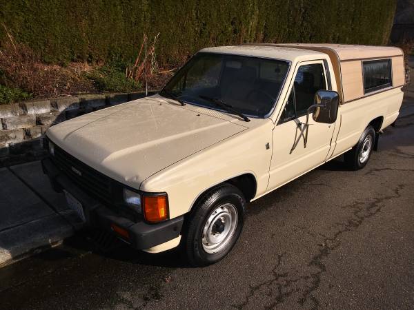 1986 TOYOTA PICKUP, 1-TON, 82, 000 ORIGINAL MILES! 5-SPD, excellent! for sale in Kent, WA – photo 4
