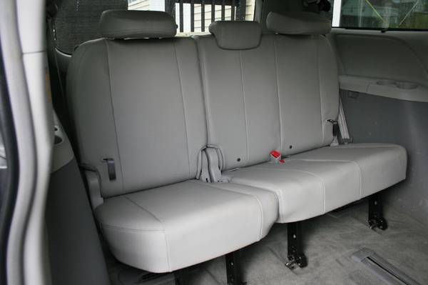 2013 TOYOTA SIENNA XLE AWD VAN~SEATS 7~EXCELLENT IN SNOW! for sale in Barre, VT – photo 13