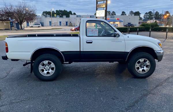 1995 TOYOTA TACOMA 4X4 PICKUP TRUCK - cars & trucks - by owner -... for sale in Fayetteville, NC – photo 11