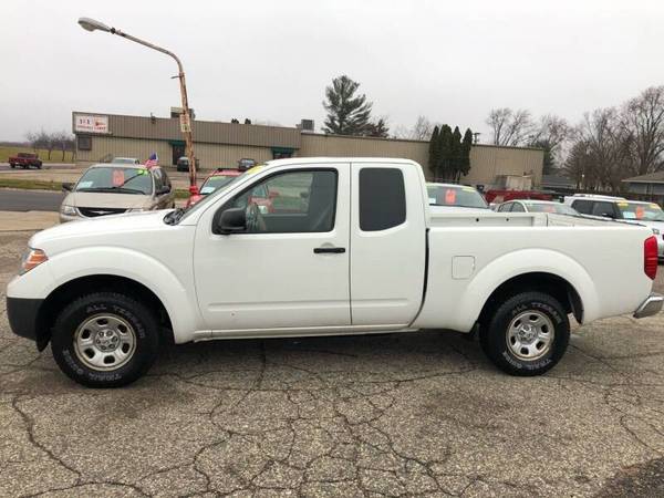 2015 Nissan Frontier S 4x2 4dr King Cab 6.1 ft. SB Pickup 5A 57815... for sale in Portage, WI – photo 4