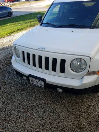 2011 jeep patriot 4x4 - cars & trucks - by owner - vehicle... for sale in Chippewa Lake, OH – photo 3