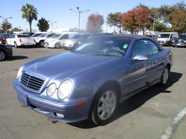 2000 Mercedes-Benz CLK 320 CONVERTIBLE - LOW MILEAGE - LEATHER AND... for sale in Sacramento , CA – photo 2