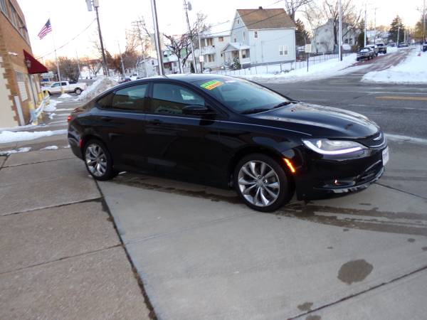 2015 Chrysler 200 - cars & trucks - by dealer - vehicle automotive... for sale in Cleveland, OH – photo 4