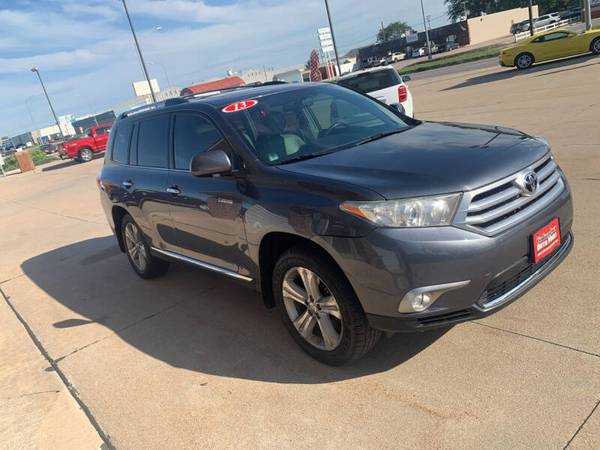 2013 Toyota Highlander Limited awd - - by dealer for sale in Columbus, NE – photo 5