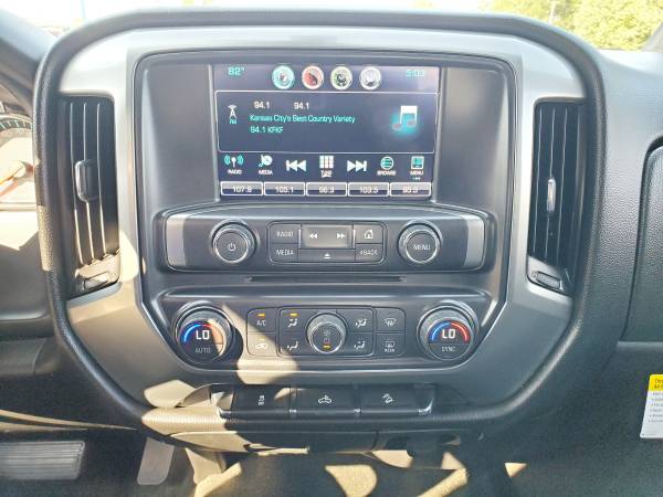 2016 Chevrolet Silverado 1500 Crew Cab 4WD Z71 LT Pickup 4D 5 3/4 ft T for sale in Harrisonville, KS – photo 12