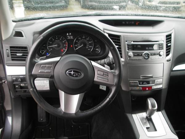 2011 Subaru Outback 2 5i Limited - All Wheel Drive for sale in Holland , MI – photo 10