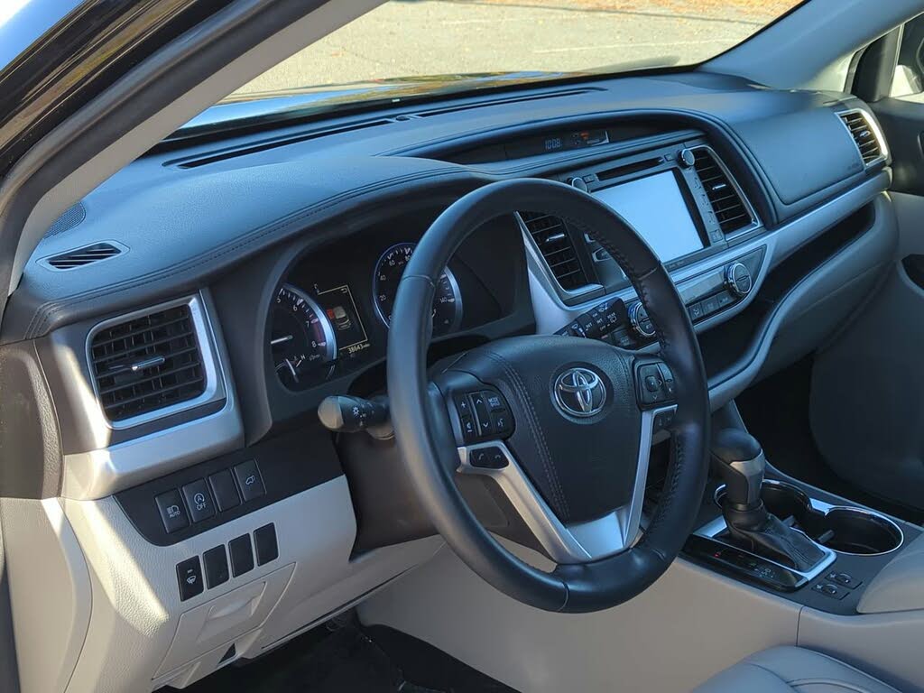 2018 Toyota Highlander XLE AWD for sale in Other, CT – photo 3