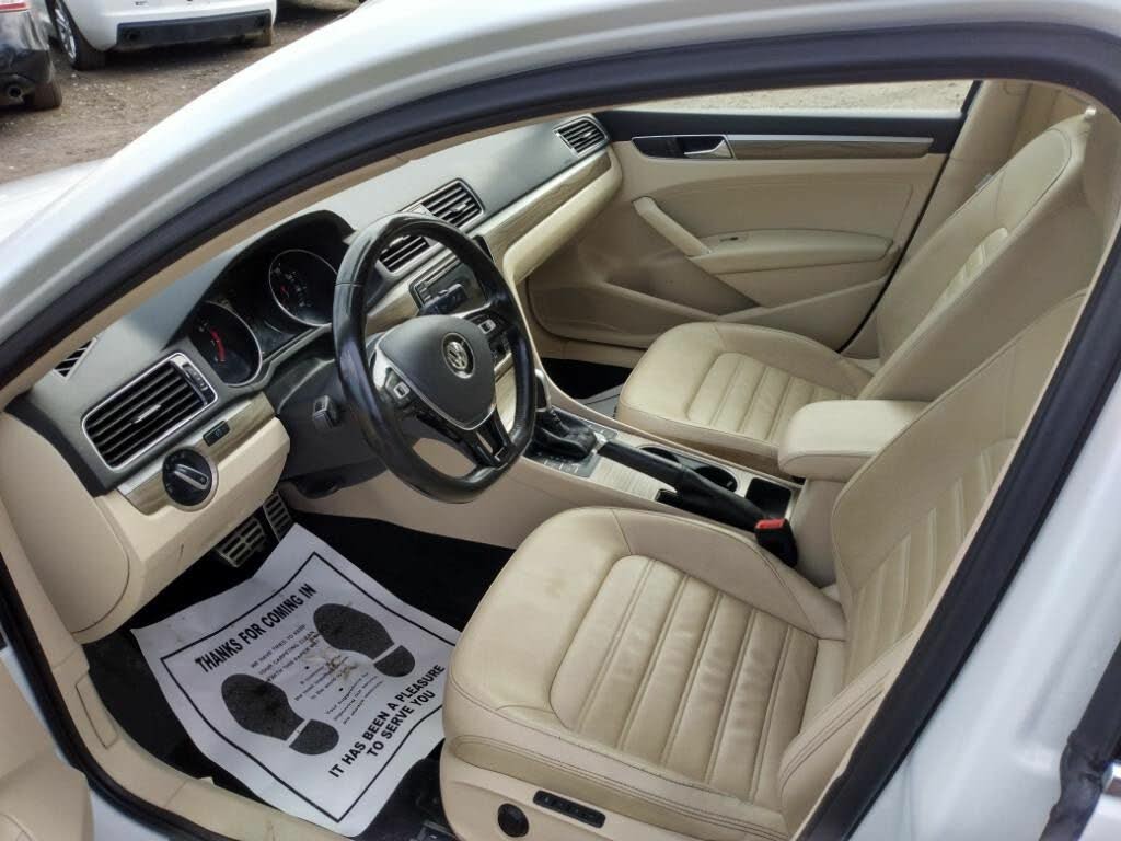 2017 Volkswagen Passat 1.8T SEL Premium for sale in Byhalia, MS – photo 8