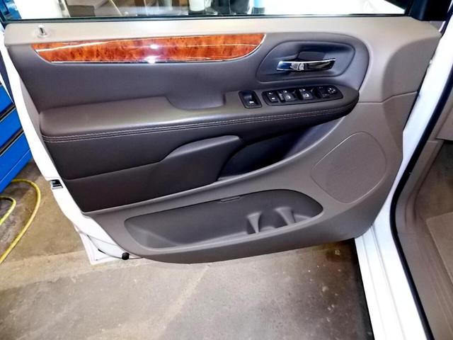 2015 Chrysler Town & Country Touring for sale in Byron, IL – photo 29