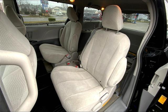 2014 Toyota Sienna LE for sale in SACO, ME – photo 19
