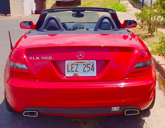 Excellent Condition Mercedes SLK300-Class Mars Red Hardtop Convertible for sale in Lahaina, HI – photo 5