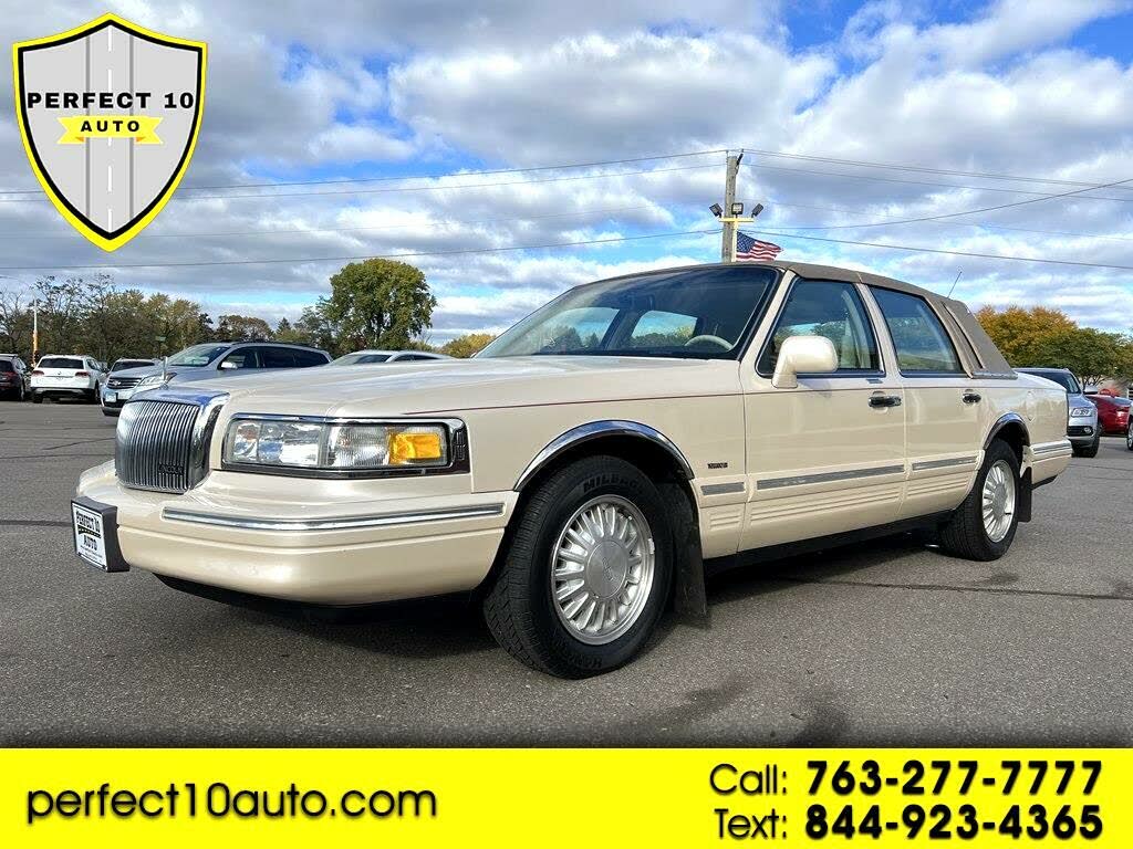 1995 Lincoln Town Car Cartier for sale in Spring Lake Park, MN