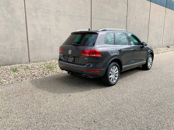 2011 Volkswagen VW Touareg TDI - Desirable Diesel MPG -1-OWNER LOW Mil for sale in Madison, WI – photo 4