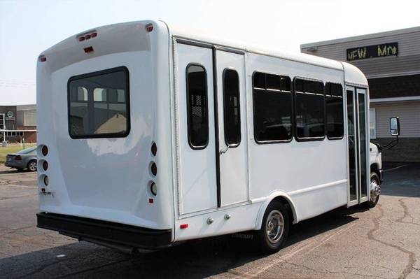 2011 Ford E-350 Wheelchair Accessible Shuttle Bus for sale in Jackson, IL – photo 7