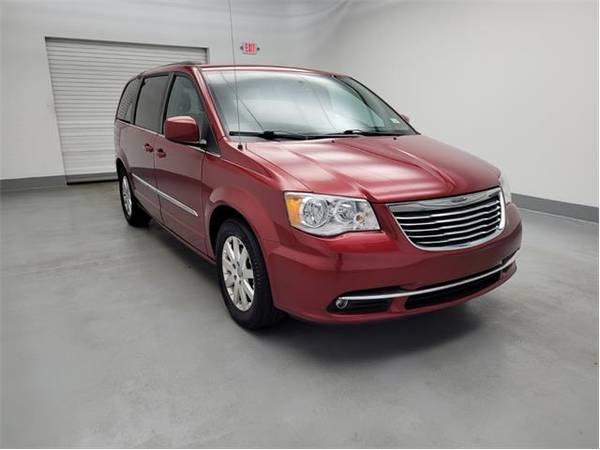 2015 Chrysler Town and Country Touring - mini-van for sale in Grand Rapids, MI – photo 13