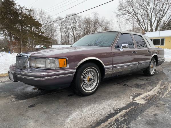 1994 Lincoln town car for sale in Lakeland, MN