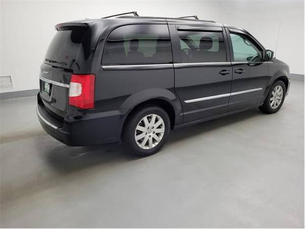 2016 Chrysler Town and Country Touring - mini-van for sale in Lombard, IL – photo 10