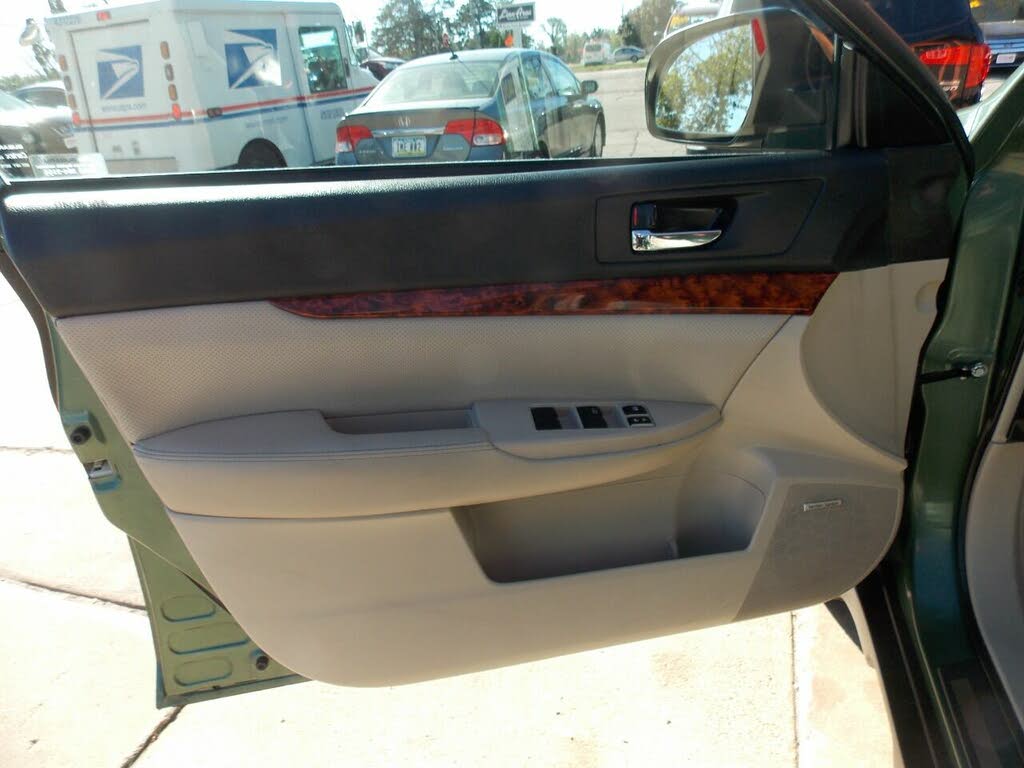 2011 Subaru Outback 3.6R Limited for sale in Cedar Rapids, IA – photo 26