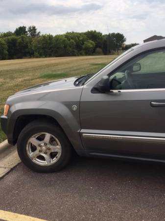 2007 Jeep Grand Cherokee Trail Rated Hemi V8 5200 obo - cars & for sale in Sioux Falls, SD – photo 4