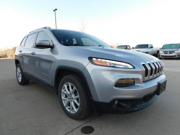 2018 Jeep Cherokee Latitude Plus - - by dealer for sale in Gatesville, TX