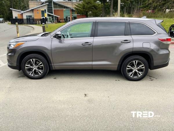2016 Toyota Highlander - - by dealer - vehicle for sale in Seattle, WA – photo 3