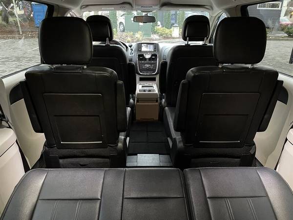 2015 Chrysler Town & Country Touring LWB with STO-N-GO/DVD Player! for sale in Gresham, OR – photo 17