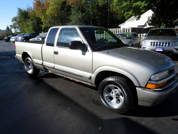 2001 Chevrolet Chevy S-10 Ext Cab 123 WB LS - 3 DAY SALE! - cars & for sale in Merriam, MO – photo 4