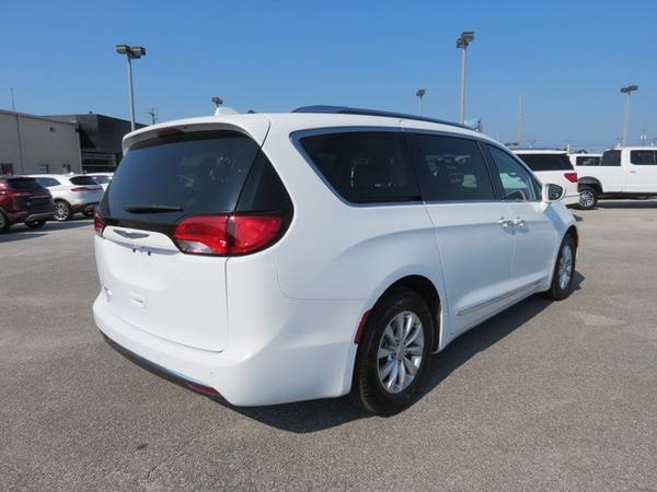 2018 Chrysler Pacifica Bright White Clearcoat PRICED TO SELL! for sale in Pensacola, FL – photo 3