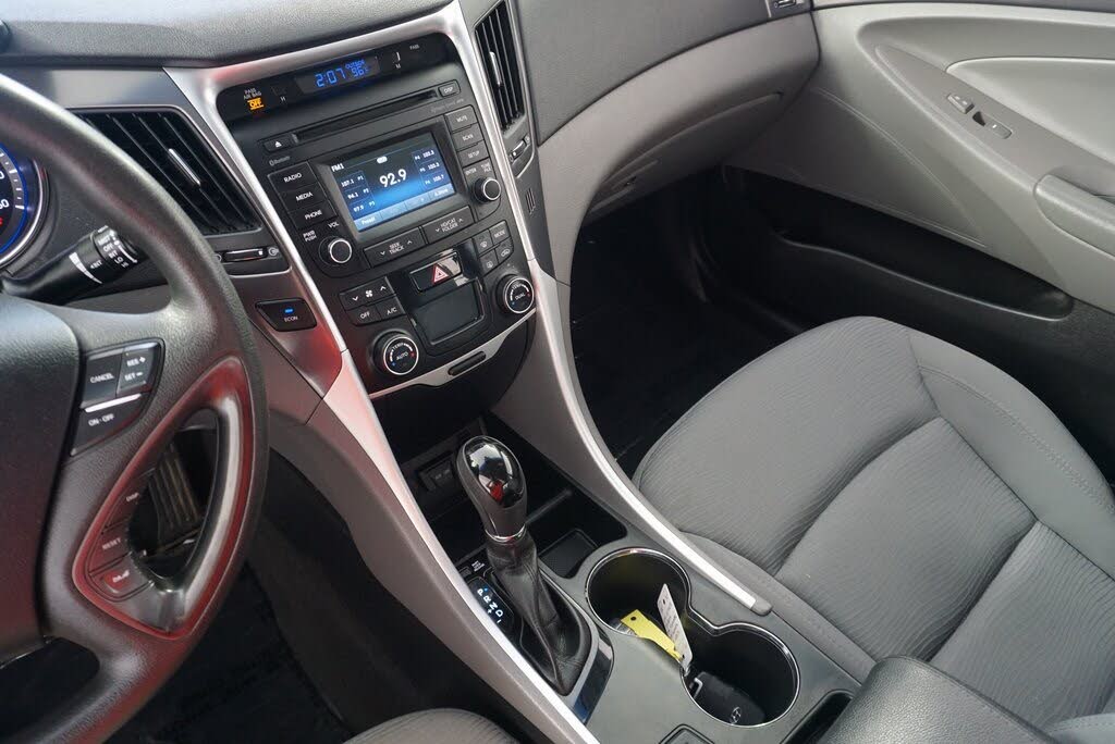 2014 Hyundai Sonata Hybrid for sale in Lincoln, NE – photo 13