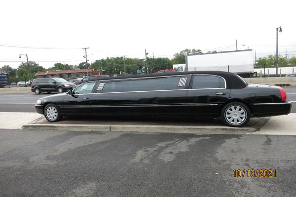 2005 Lincoln Town Car-EXECUTIVE LIMO - - by dealer for sale in Collingswood, NJ – photo 6