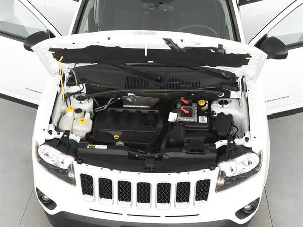 2017 Jeep Compass Sport SUV 4D suv White - FINANCE ONLINE for sale in Indianapolis, IN – photo 4
