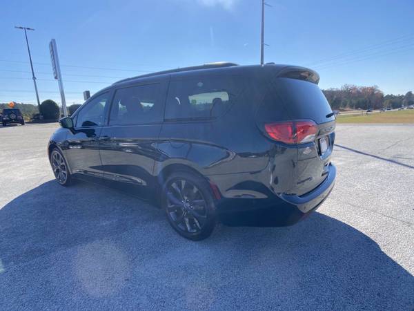 2018 Chrysler Pacifica Limited - - by dealer - vehicle for sale in Carrollton, GA – photo 5
