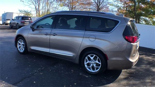 2017 Chrysler Pacifica Touring-L Plus for sale in Saint Louis, MO – photo 6