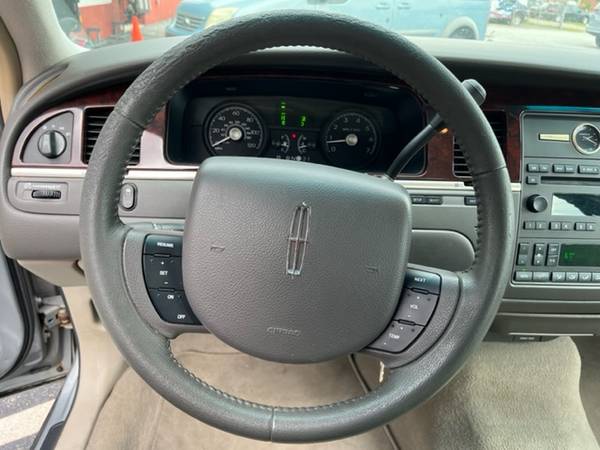 Lincoln Town Car Great Condition - - by dealer for sale in Lakeland, FL – photo 16