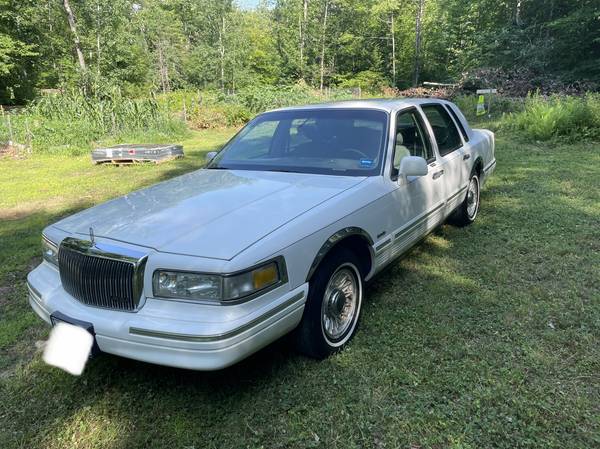 97 Lincoln Town Car for sale in New Gloucester, ME – photo 2