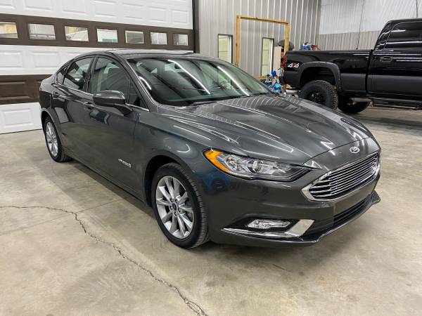 2017 Ford Fusion Hybrid 40 mpg CLEAN 109, 000 miles - cars & for sale in Conway, AR