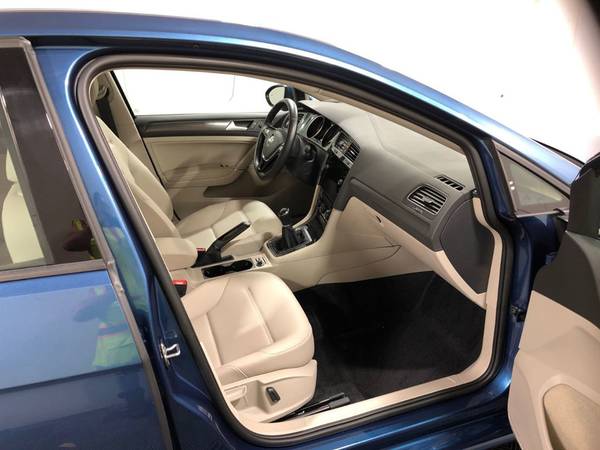 2019 *Volkswagen* *Golf* *1.4T SE Manual* Silk Blue for sale in Arlington Heights, IL – photo 10