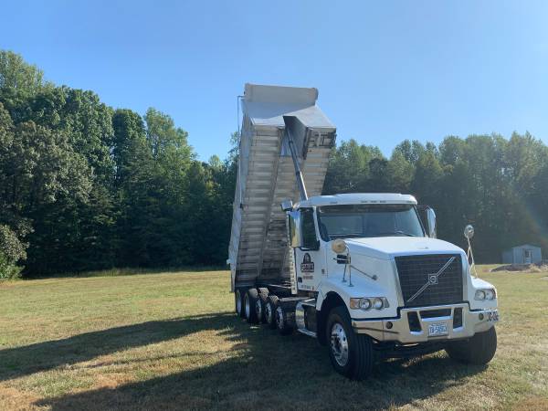2014 Volvo vhd Dump truck for sale in Roxboro, NC – photo 9