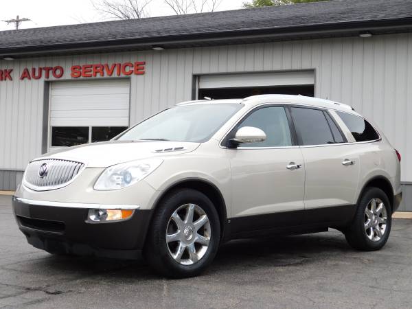ALL WHEEL DRIVE!!...2010 Buick Enclave CXL!!!..LEATHER INTERIOR!!! for sale in Battle Creek, MI – photo 2