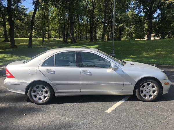2005 Mercedes-Benz C-Class SHARP!! FINANCING AVALIABLE!! for sale in Rock Island, IA – photo 5